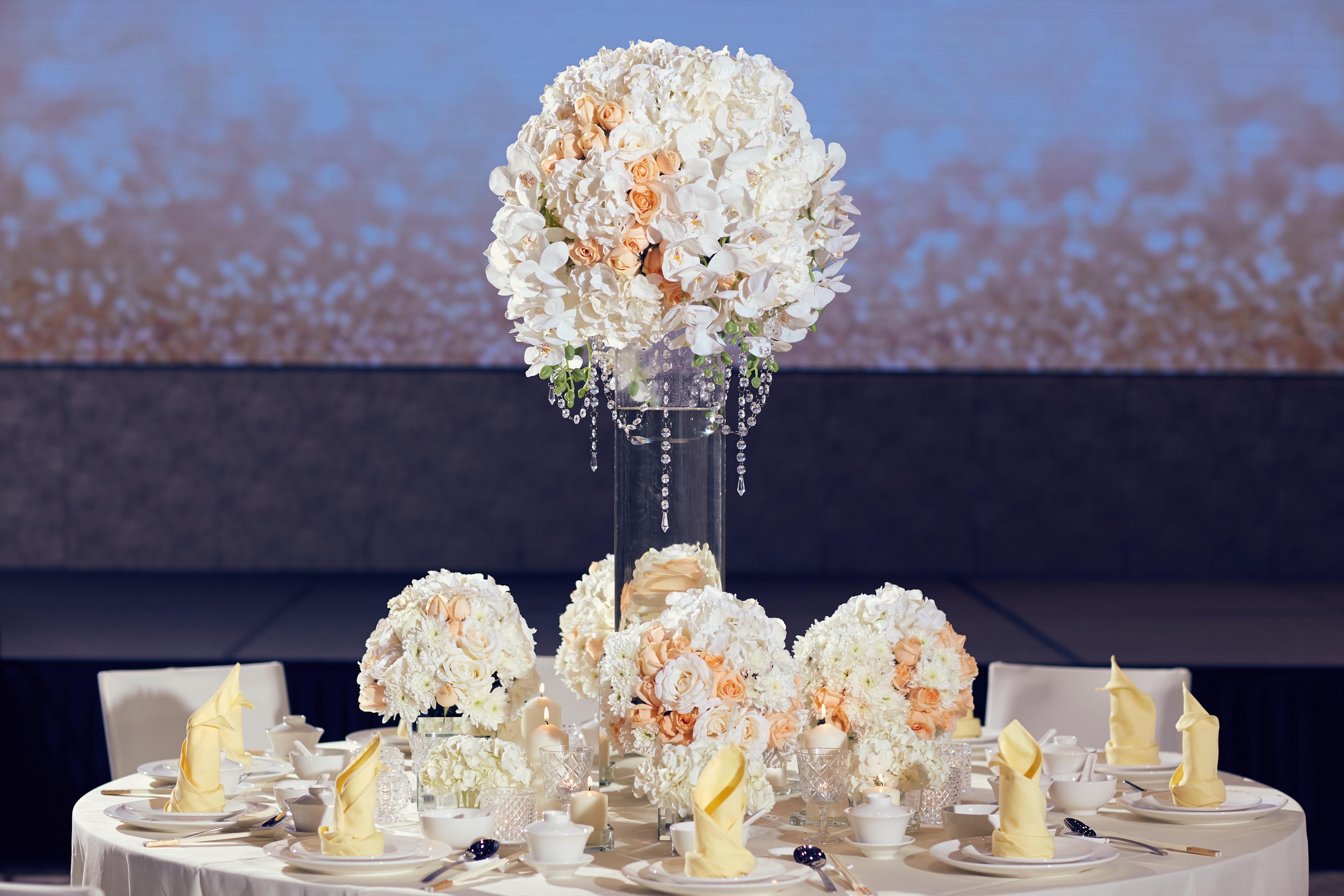至尊玖霄明阁大酒店 云顶高原 外观 照片 A table decorated with flowers